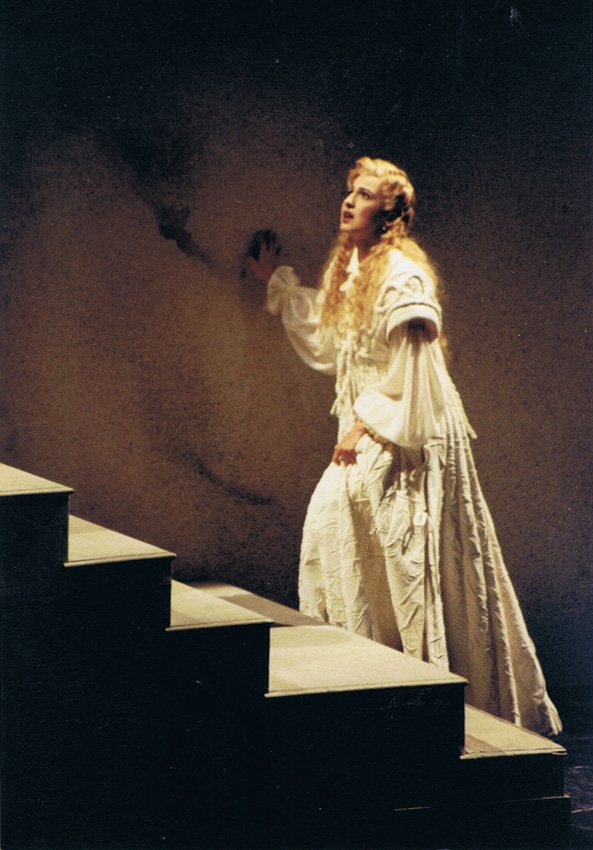 Valentina Valente as Giulietta